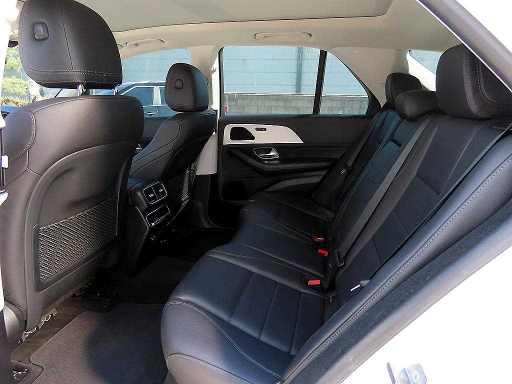 Mercedes Benz GLE Class - Vista 6