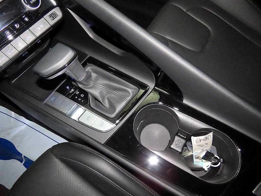 HYUNDAI Avante - Vista 12