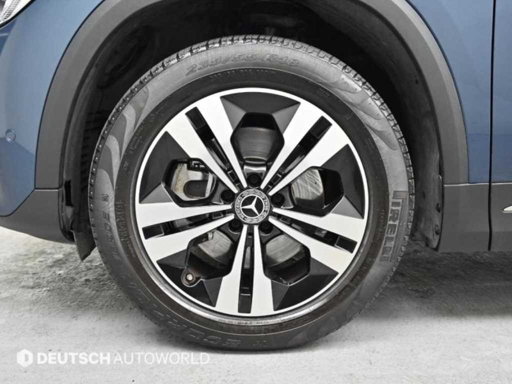 Mercedes Benz GLA Class - Vista 5