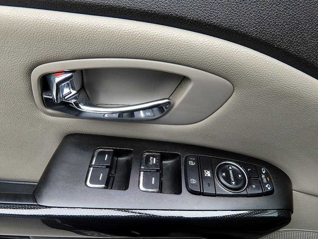 KIA Carnival - Vista 11