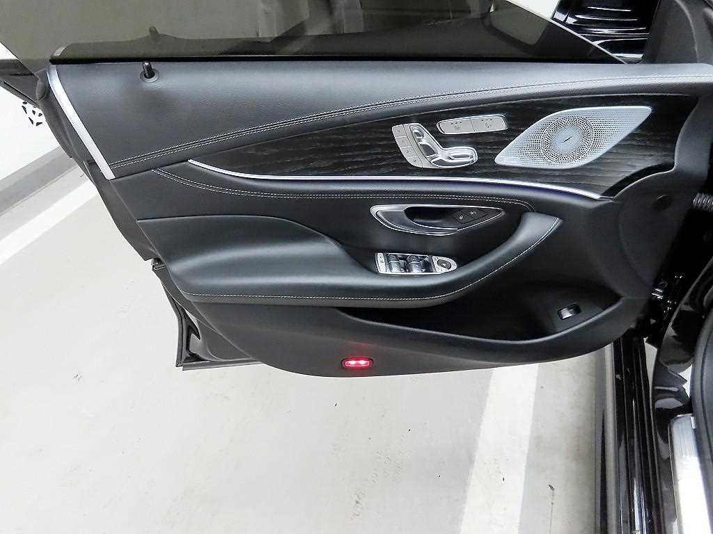 Mercedes Benz CLS Class - Vista 11