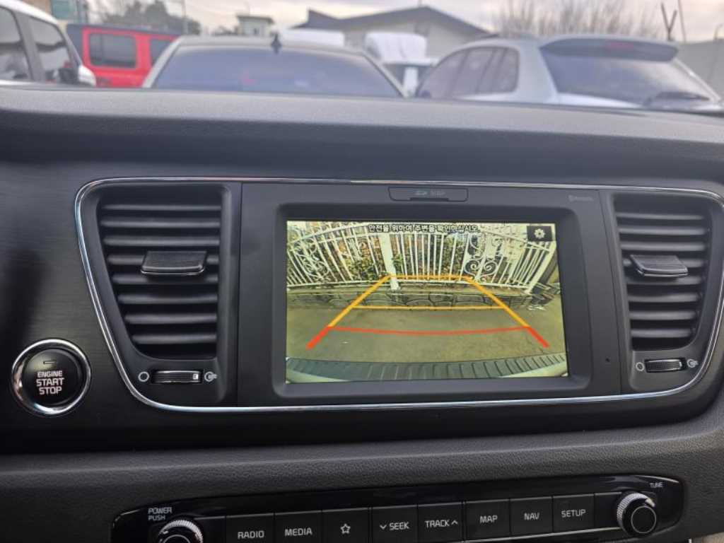 KIA Carnival - Vista 9