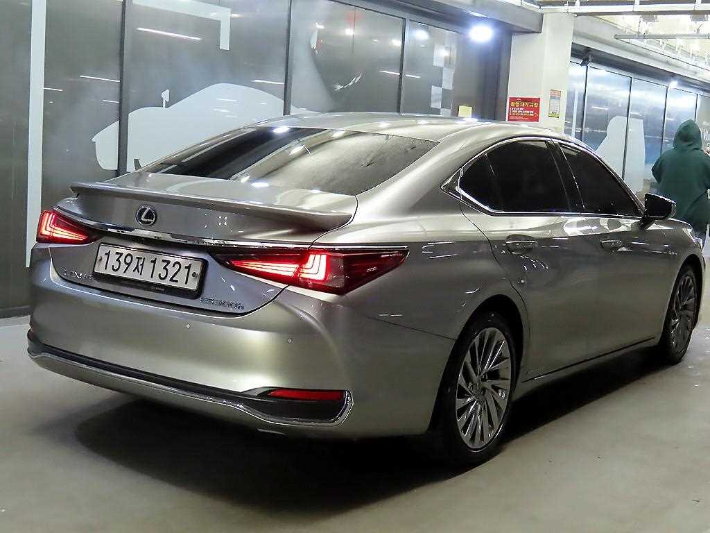 Lexus ES - Vista 4