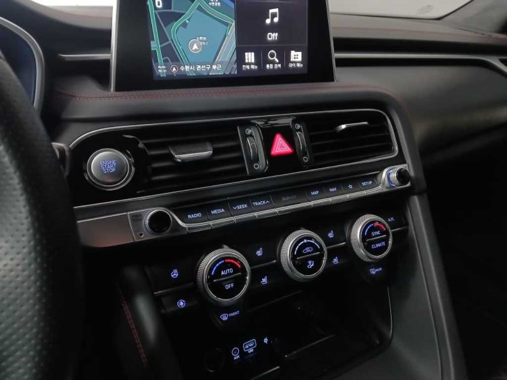 Genesis G70 - Vista 11