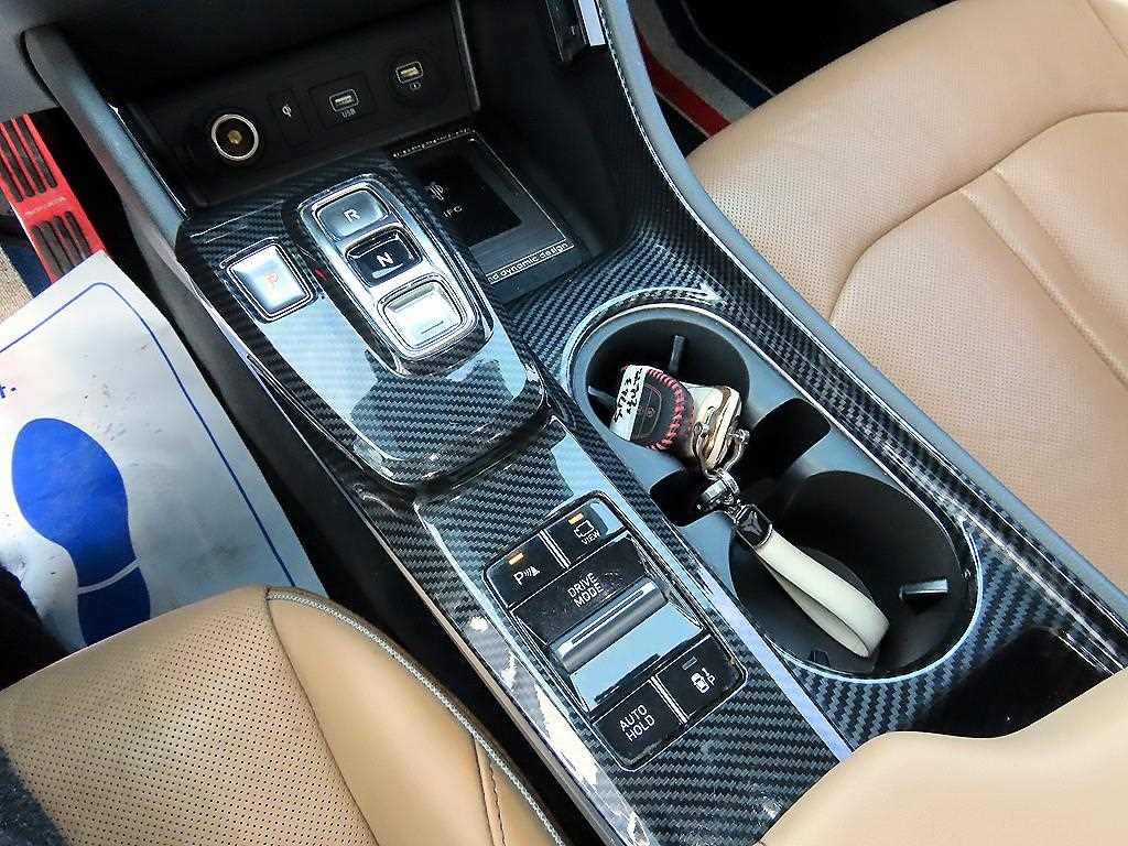 HYUNDAI Sonata - Vista 11