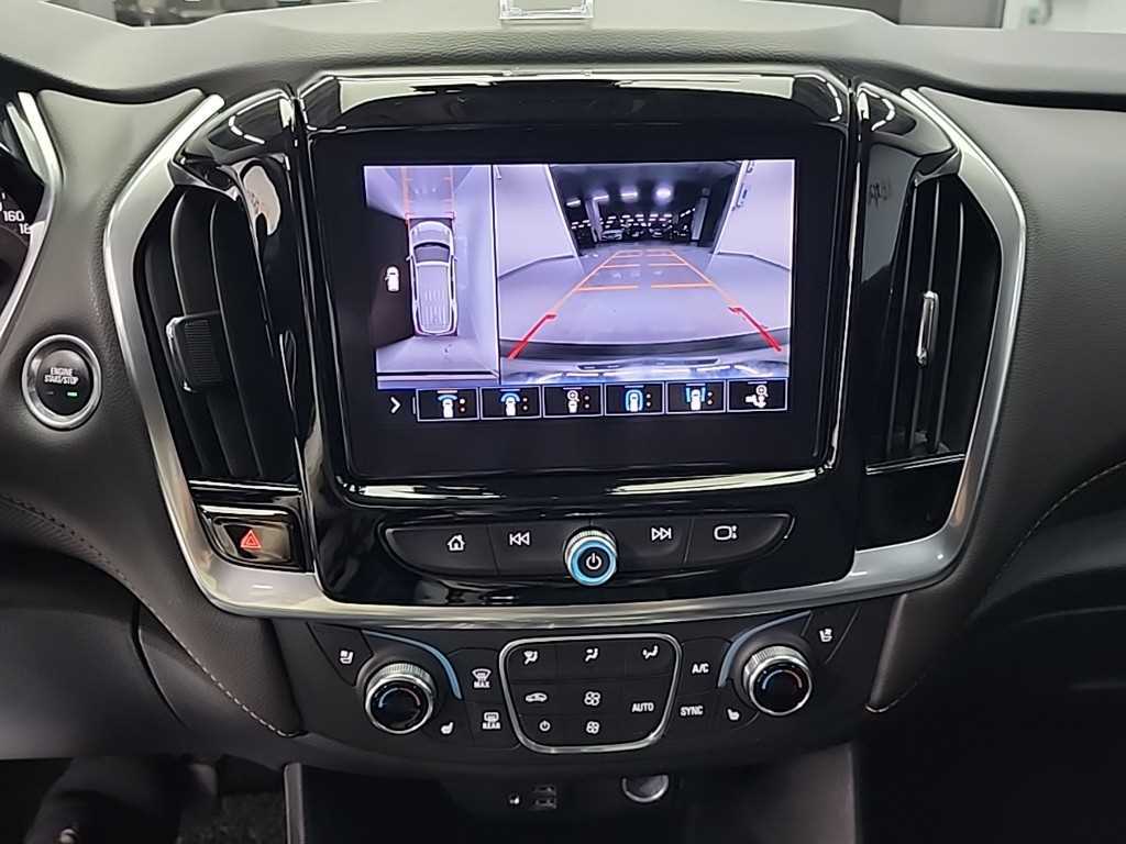 Chevrolet Travers - Vista 10