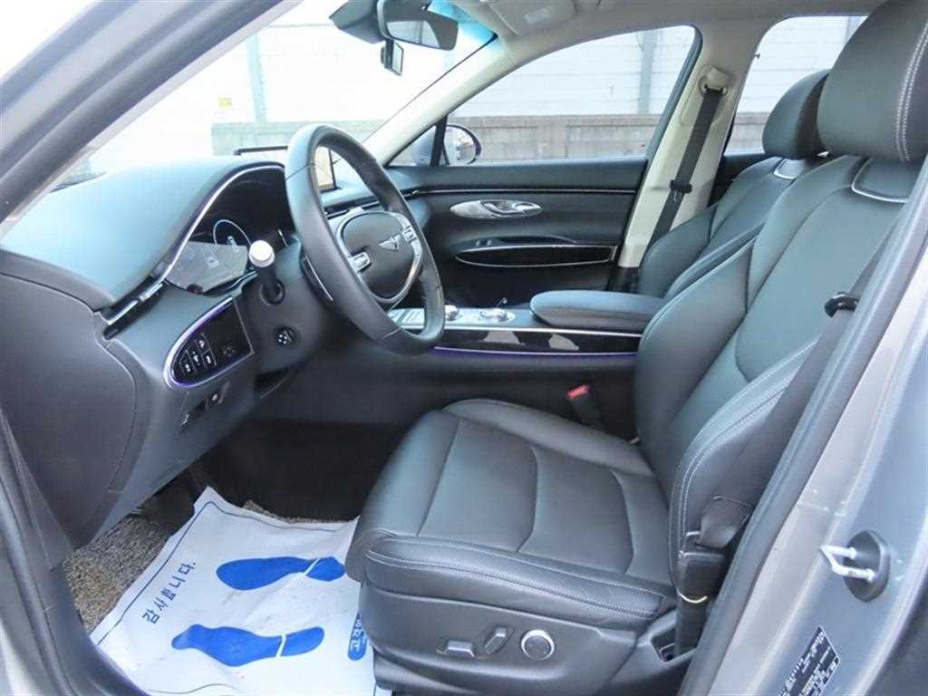 Genesis GV70 - Vista 6