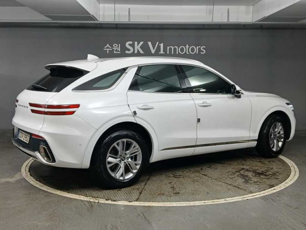 Genesis GV70 - Vista 5