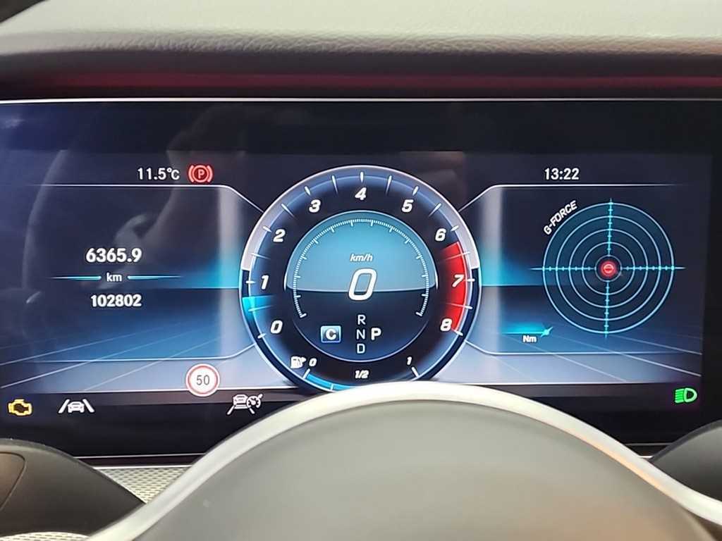 Mercedes Benz E class - Vista 6