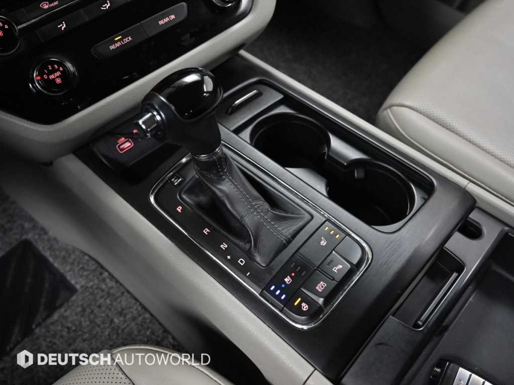 KIA Carnival - Vista 9