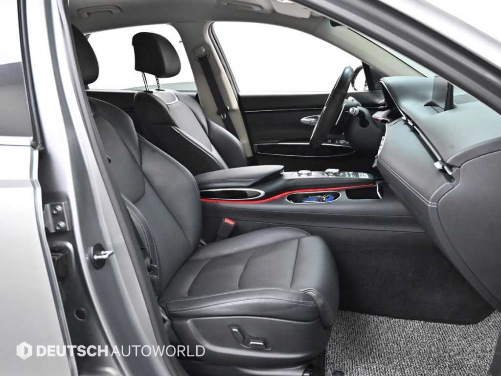 Genesis GV70 - Vista 10