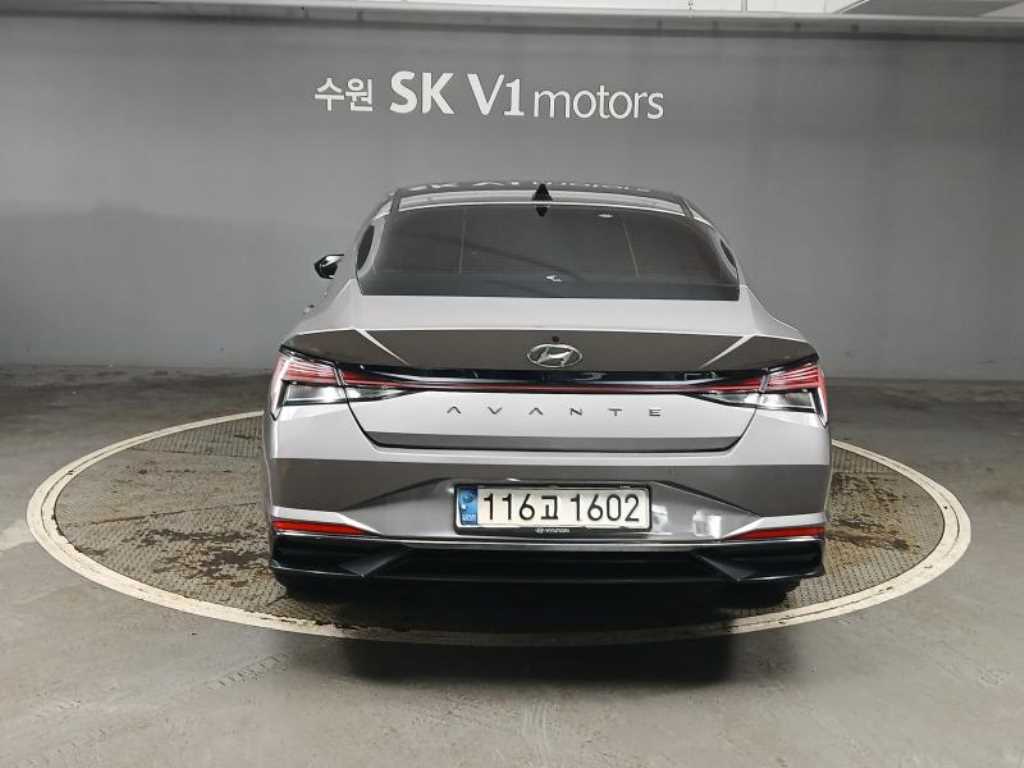 HYUNDAI Avante - Vista 5