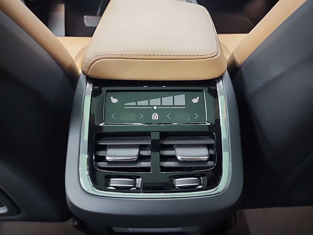 Volvo XC60 2018 Negro - Importación desde Corea - HF Imports Iquique - Foto 13