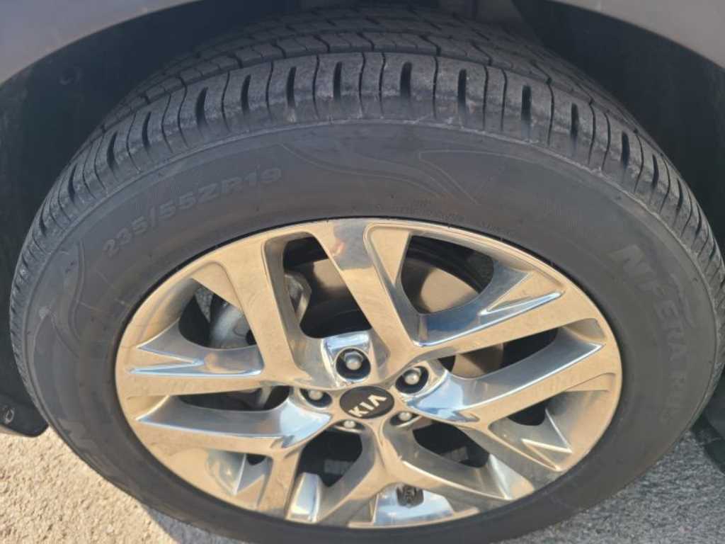 KIA Sorento - Vista 9