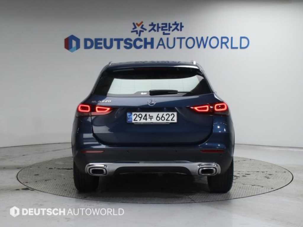 Mercedes Benz GLA Class - Vista 4