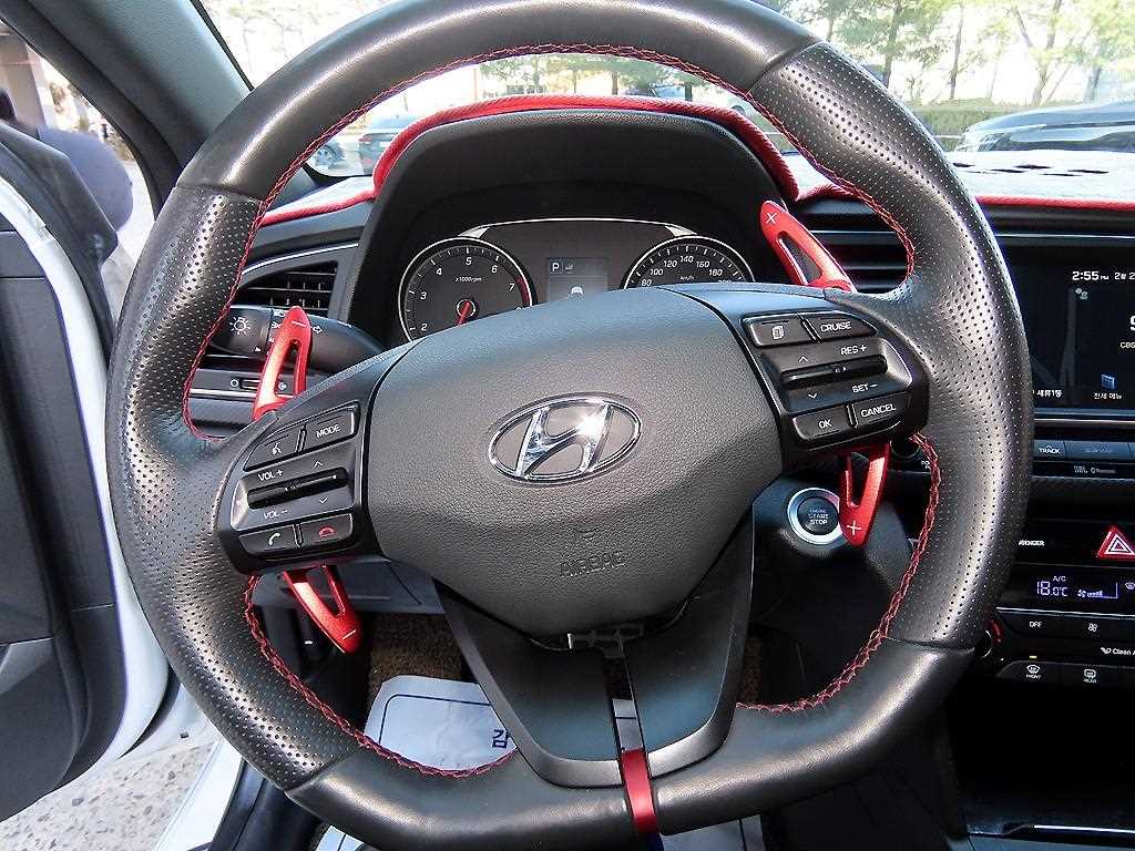 HYUNDAI Avante - Vista 8