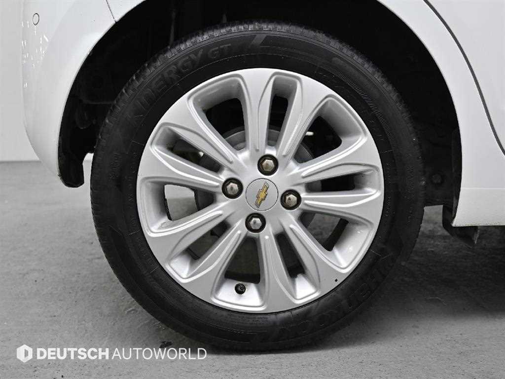 Chevrolet Spark - Vista 5