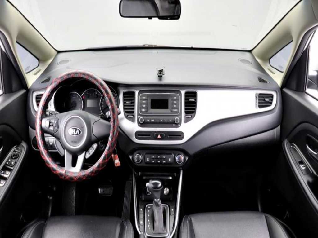 KIA Carens - Vista 3