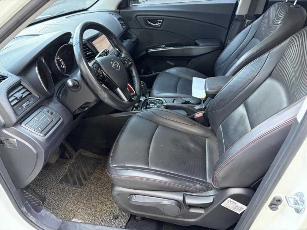 Ssangyong Tivoli - Vista 4