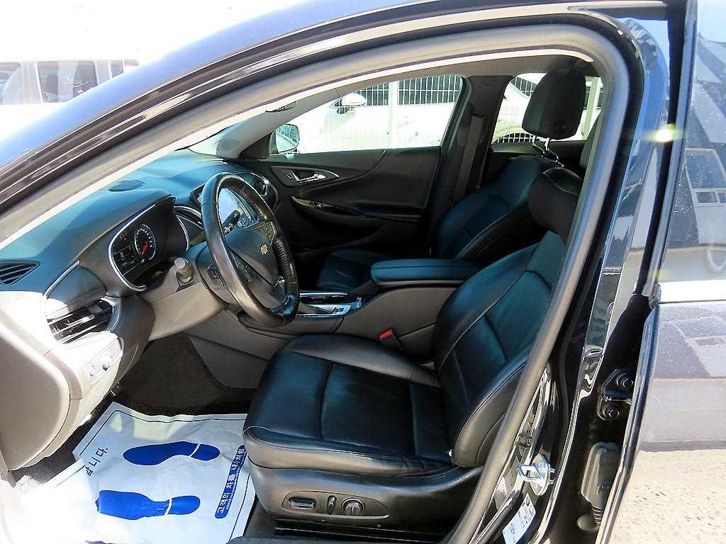 Chevrolet Malibu - Vista 5