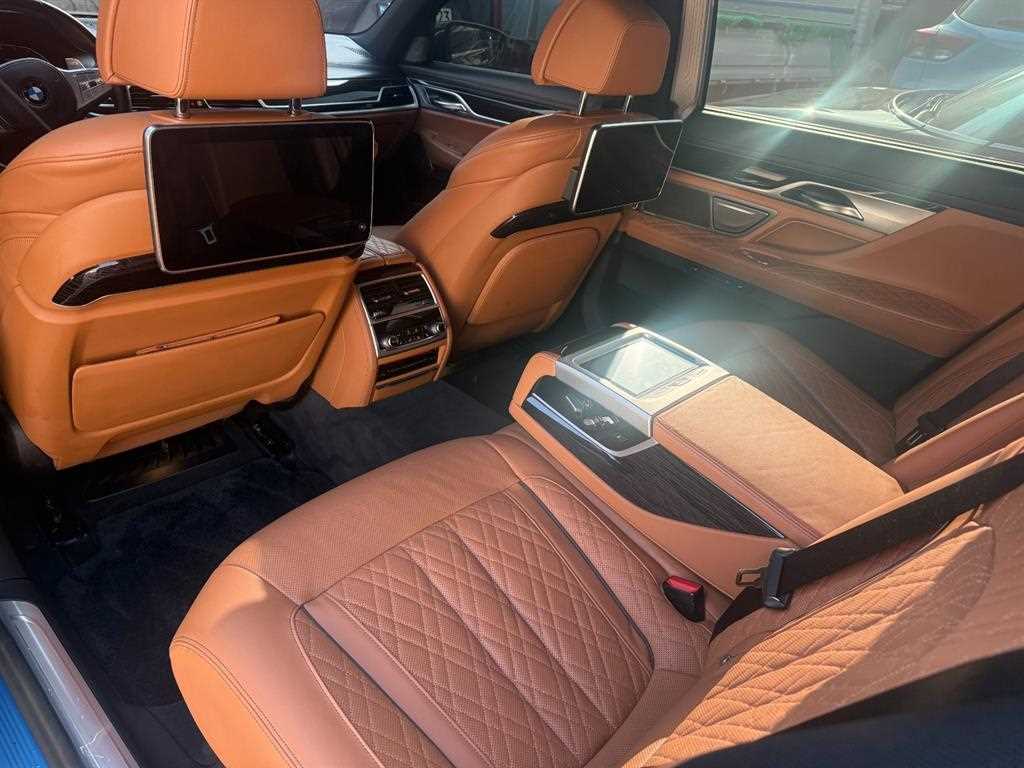 BMW 7 Series - Vista 11