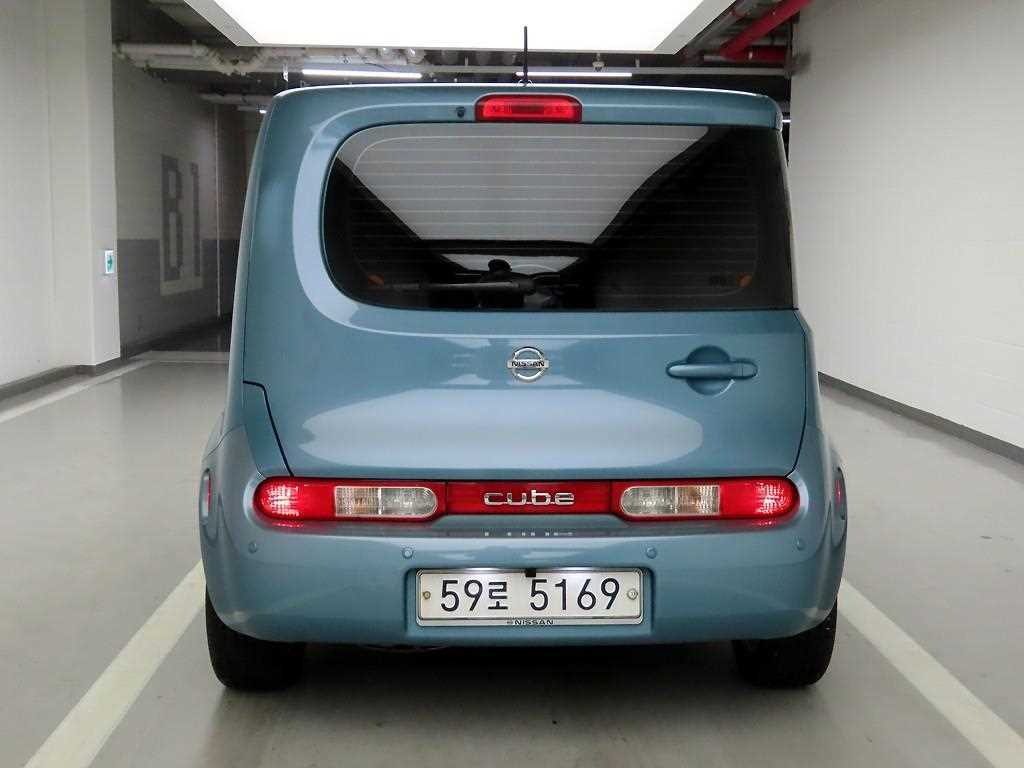 Nissan Cube - Vista 3