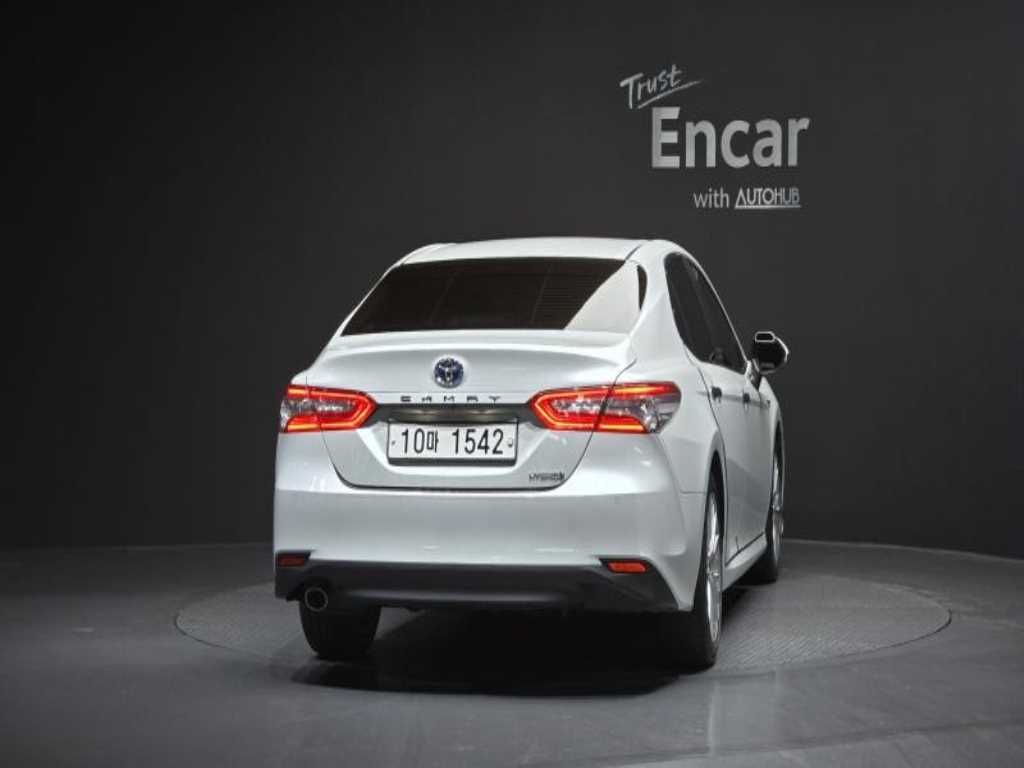 Toyota Camry - Vista 4