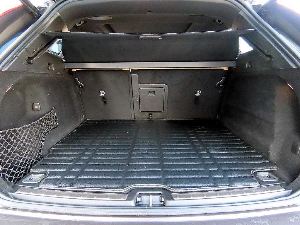 Volvo XC60 2022 Gris - Importación desde Corea - HF Imports Iquique - Foto 17