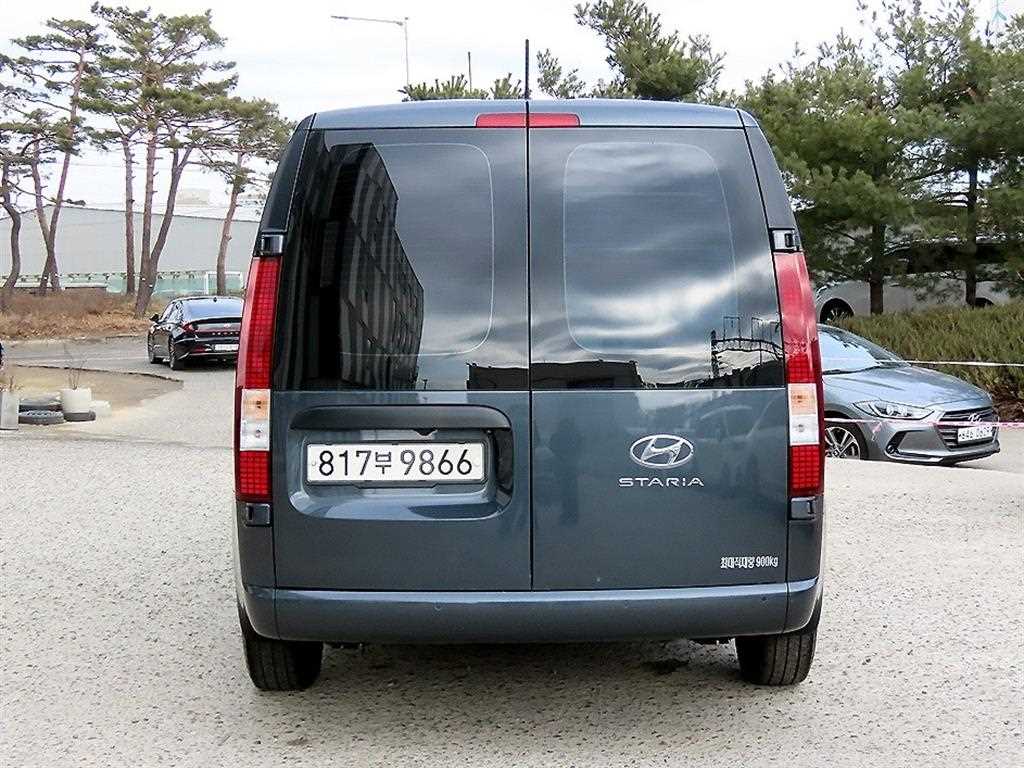 HYUNDAI Staria - Vista 4