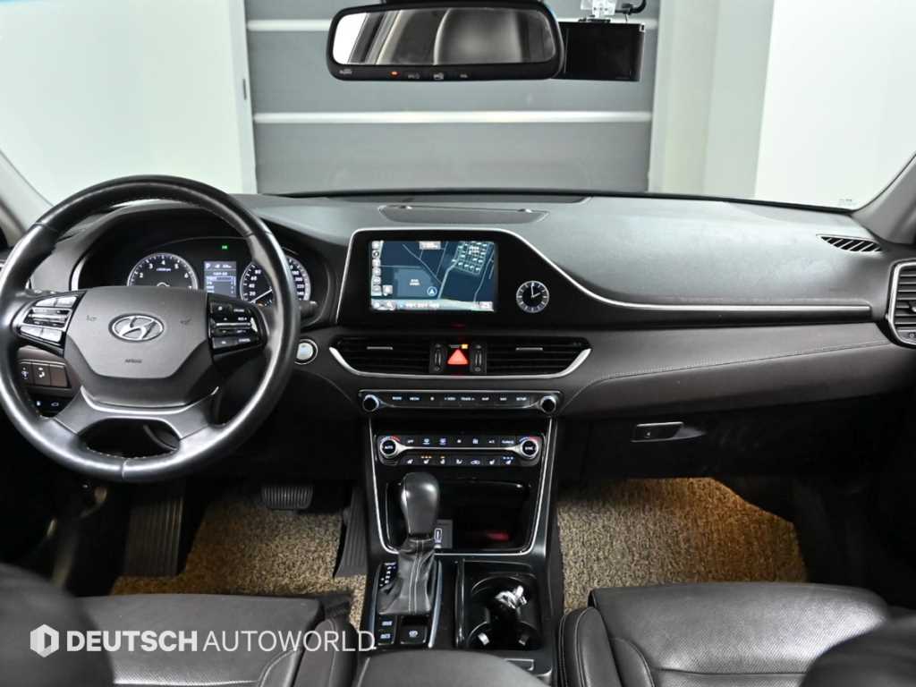 HYUNDAI Grandeur - Vista 8