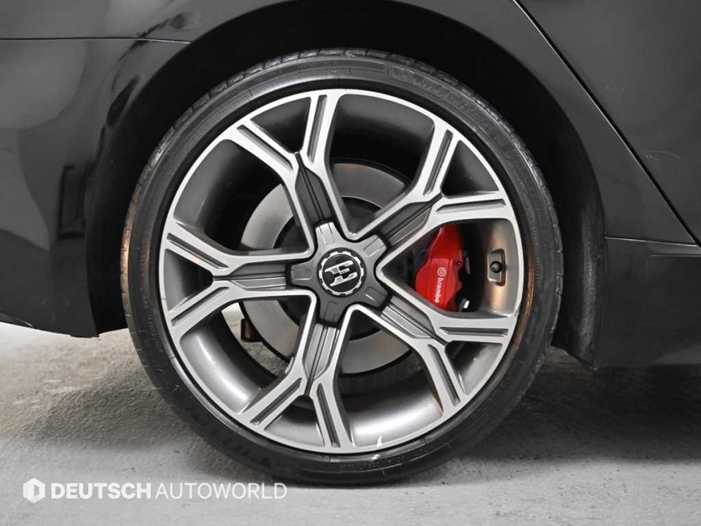 KIA Stinger - Vista 5