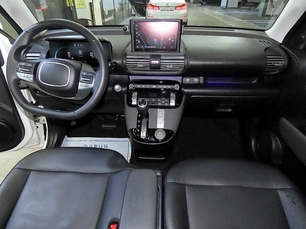 HYUNDAI Casper - Vista 10