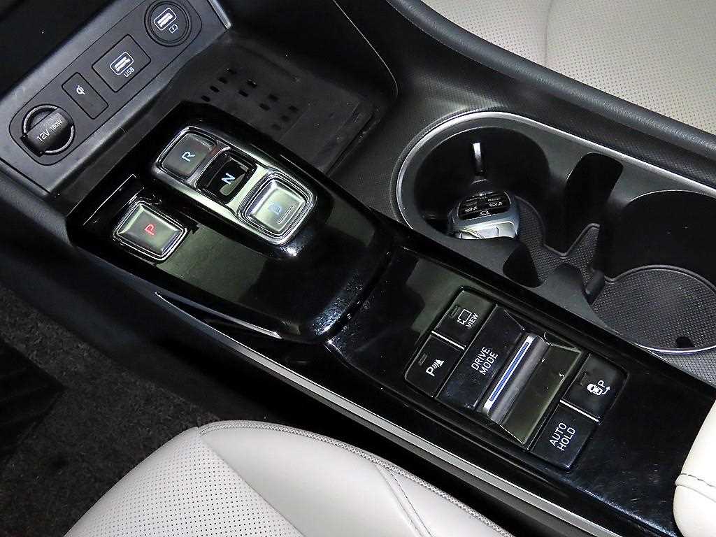 HYUNDAI Sonata - Vista 12