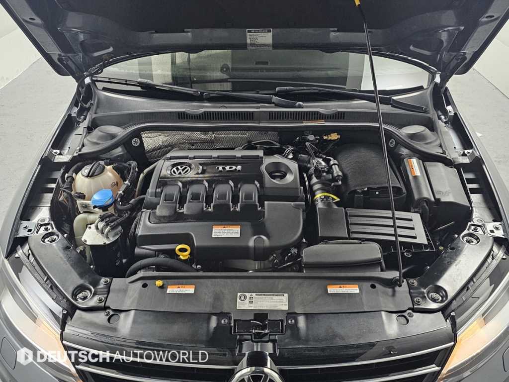 Volkswagen Jetta - Vista 6