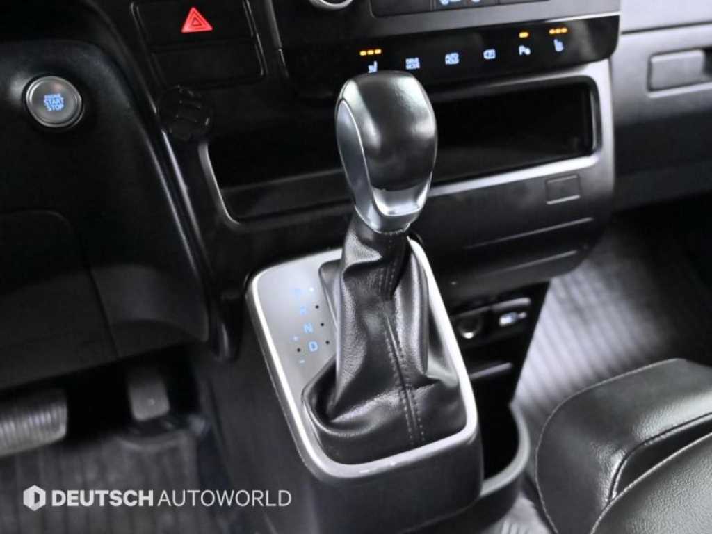 HYUNDAI Staria - Vista 9