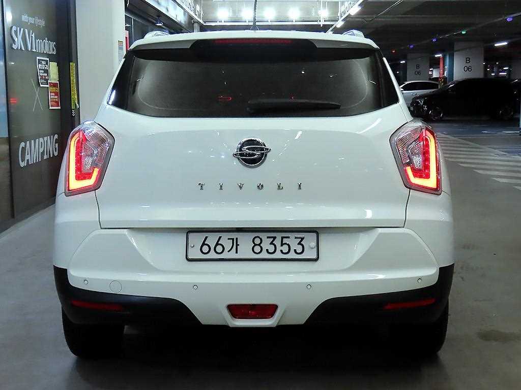 Ssangyong Tivoli - Vista 5