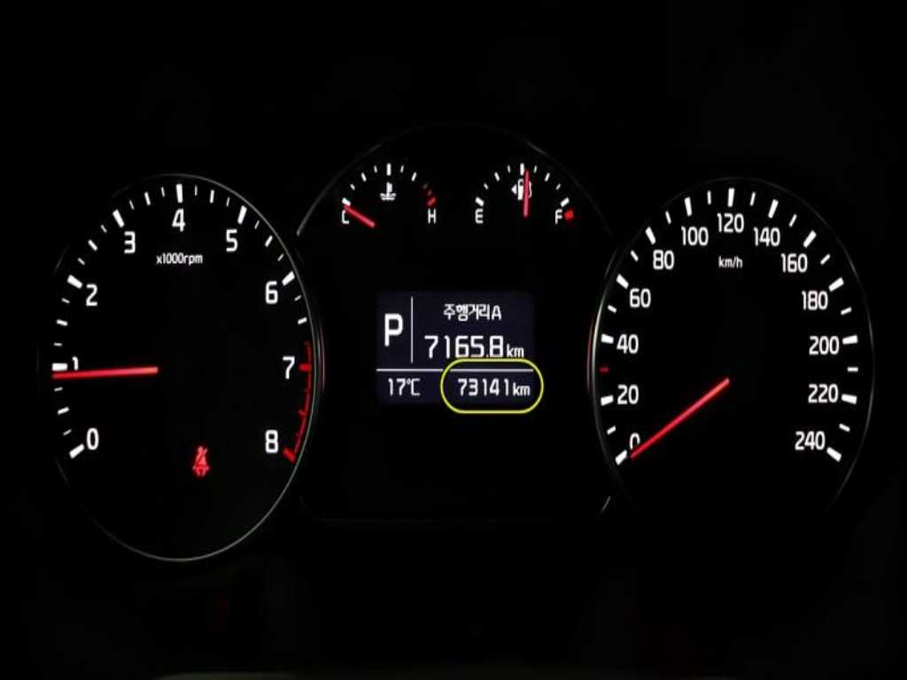 KIA Carens - Vista 9