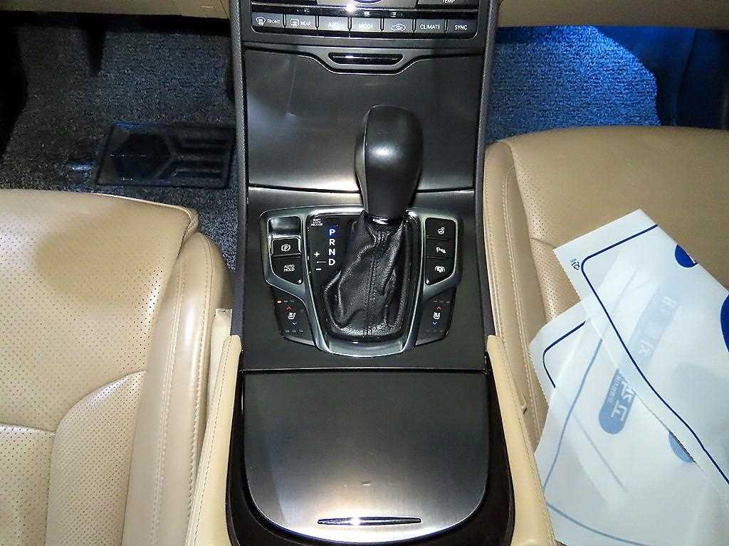 HYUNDAI Grandeur - Vista 12