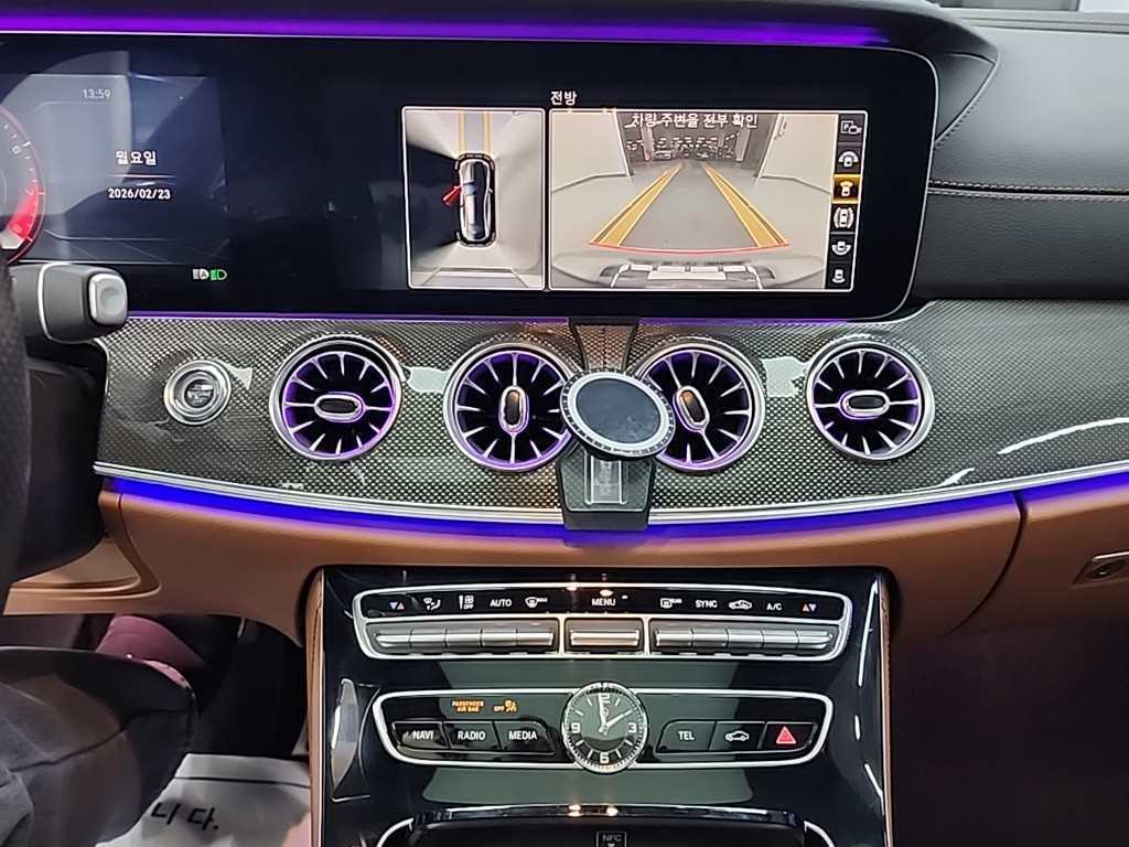 Mercedes Benz E class - Vista 10