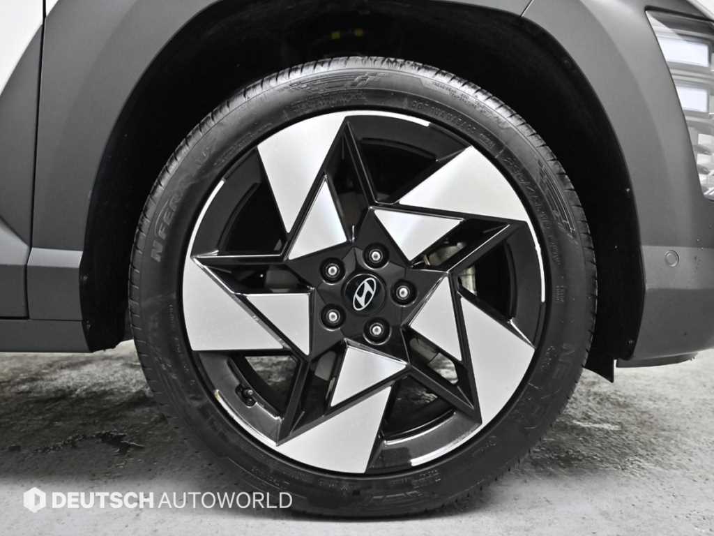 HYUNDAI Kona - Vista 5