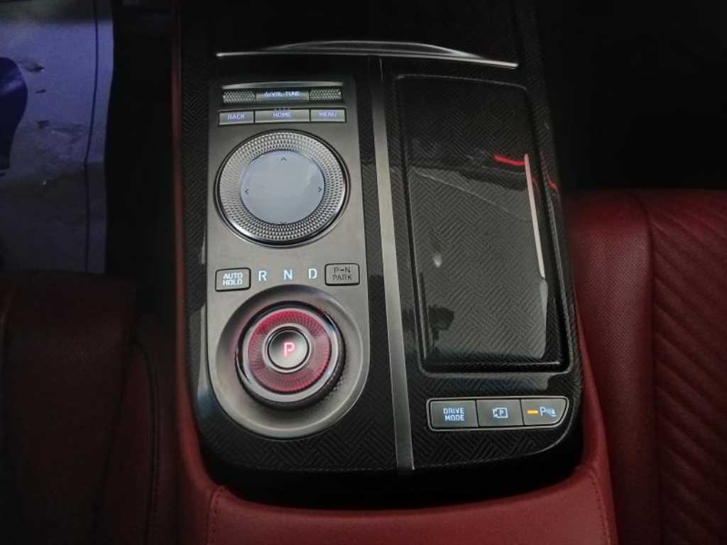 Genesis G80 - Vista 12