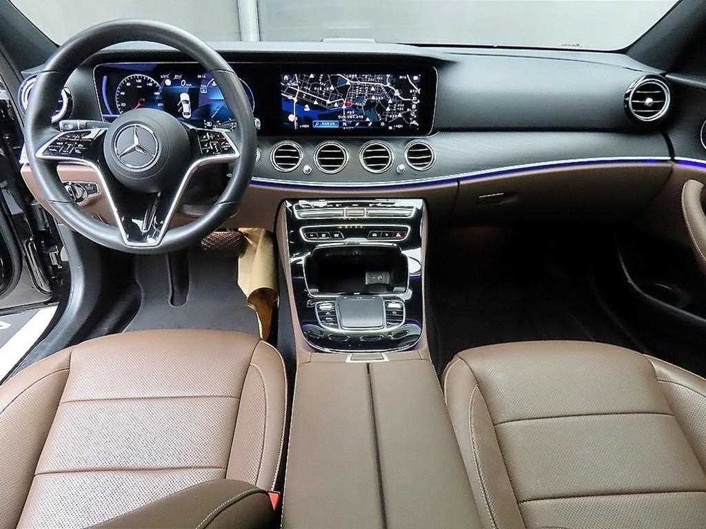 Mercedes Benz E class - Vista 7