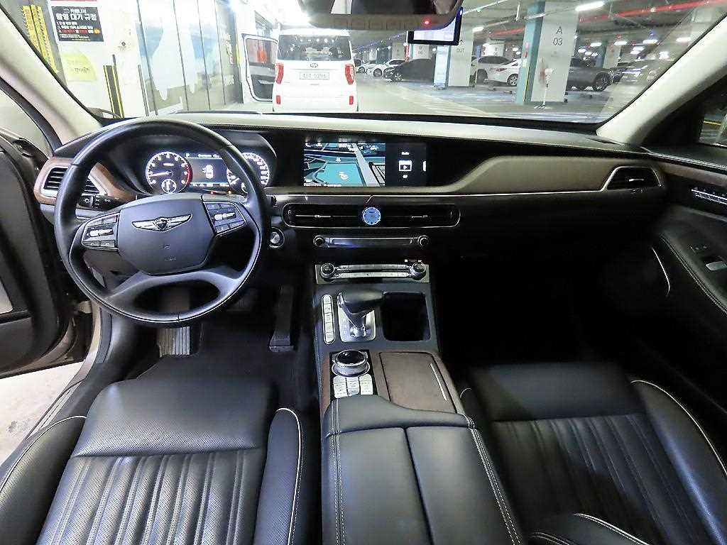 Genesis G90 - Vista 10