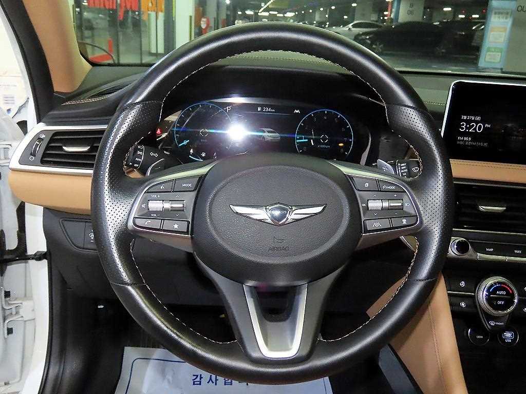 Genesis G70 - Vista 8