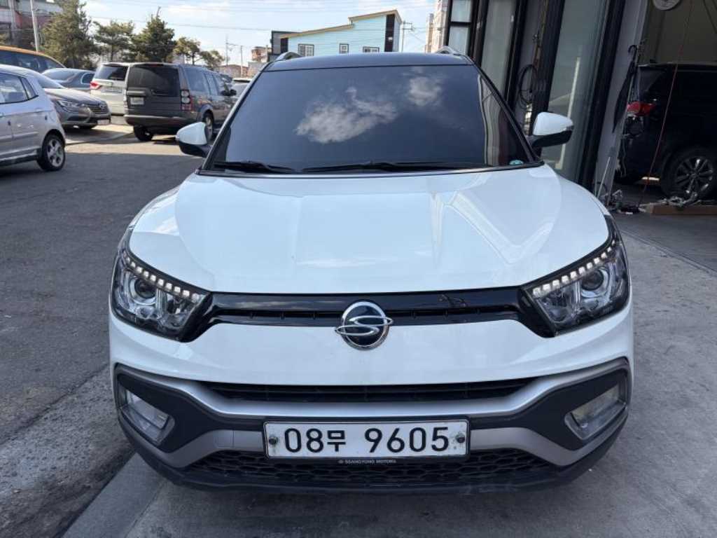 Ssangyong Tivoli 2018 Blanco - Importación desde Corea - HF Imports Iquique - Foto 1