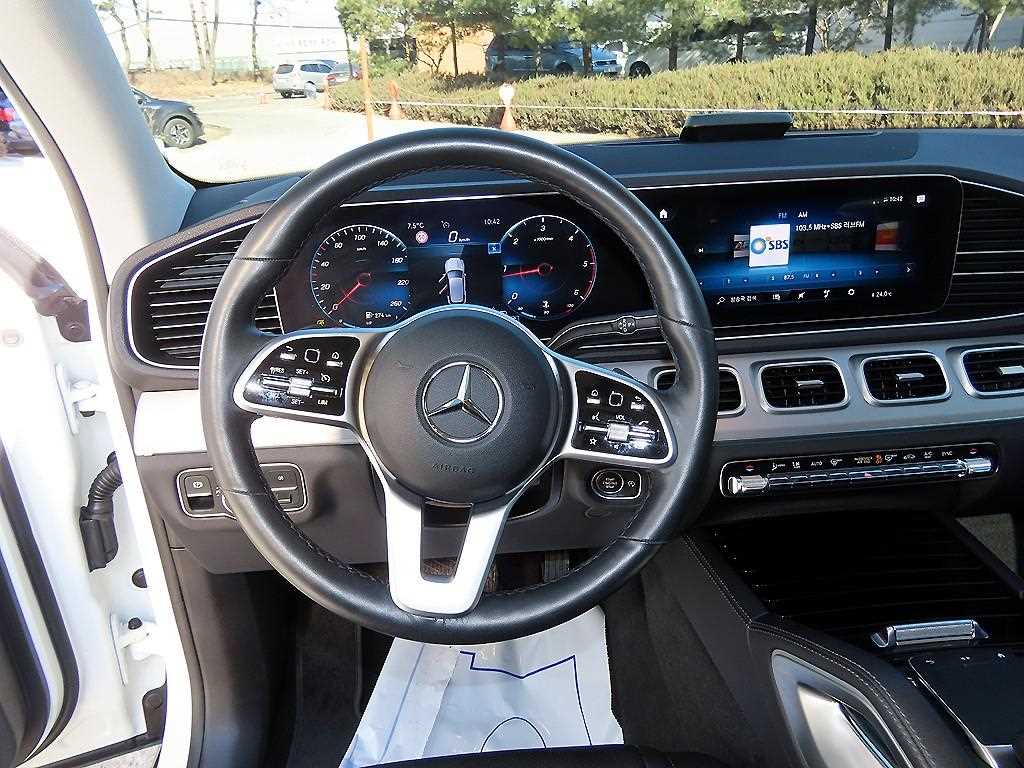 Mercedes Benz GLE Class - Vista 8