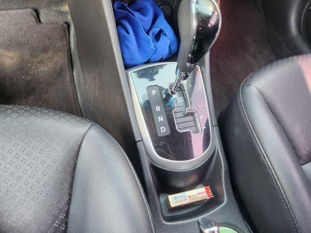 HYUNDAI Accent - Vista 8