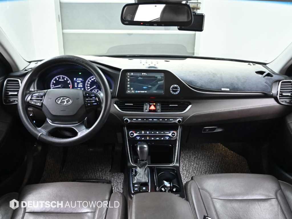 HYUNDAI Grandeur - Vista 7