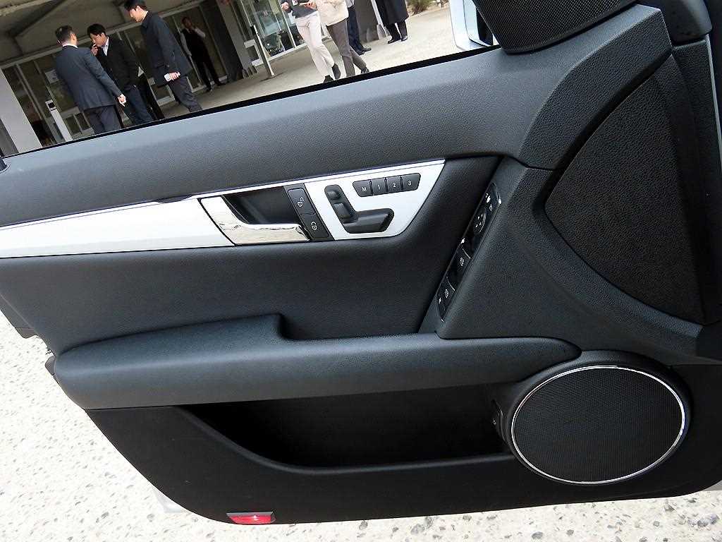 Mercedes Benz C Class - Vista 11