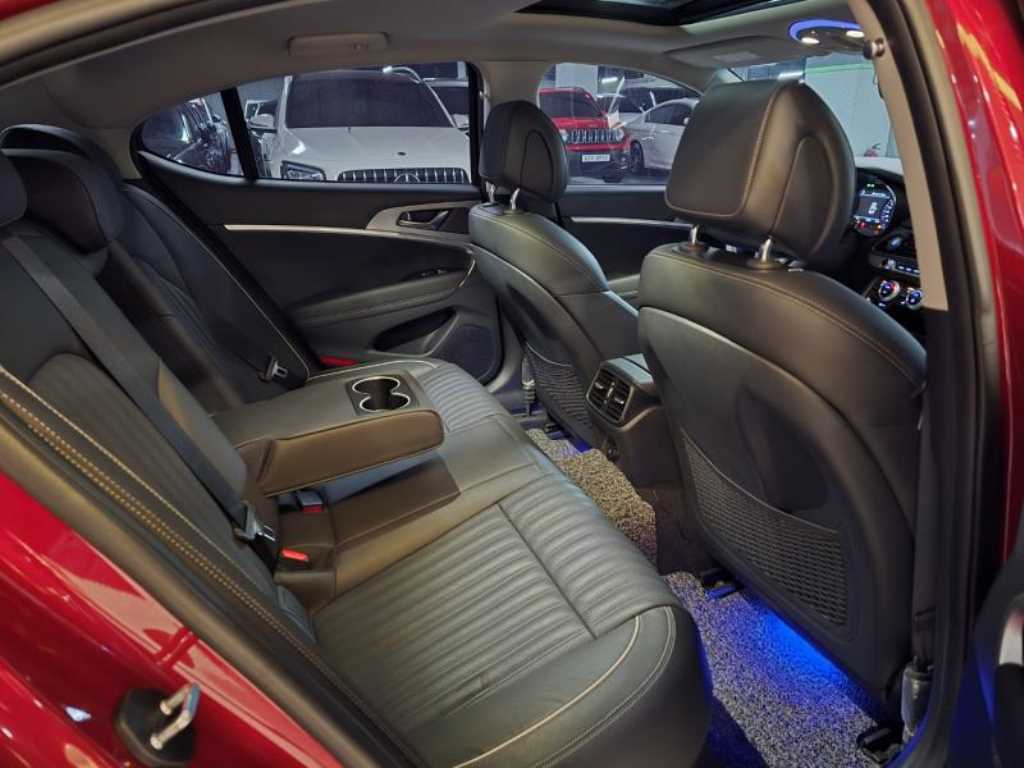 Genesis G70 - Vista 7